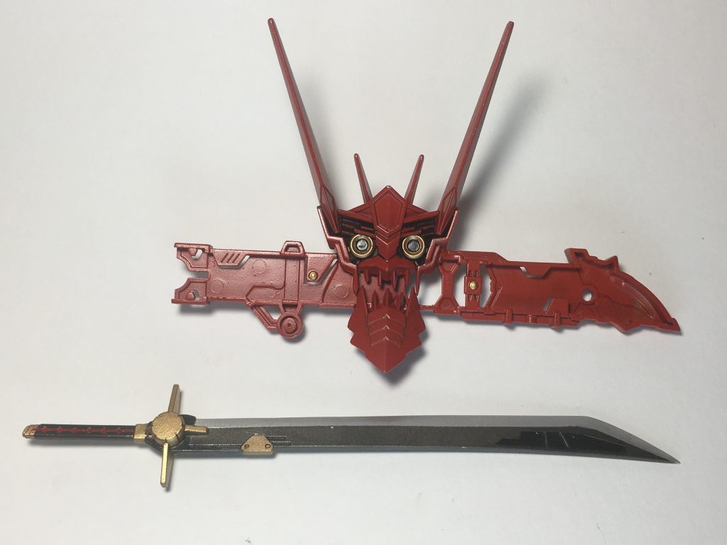 武装紹介
鞘:封具「鬼丸」(ふうぐ「おにまる」)
天下護剣の証であるとともに力を封じる拘束具
鬼丸の承認が無いと刀が抜けない

刀:剛刀「斬奸」(ごうとう「ざんかん」)
切れ味より強度を追求した結果、単純に大型化した