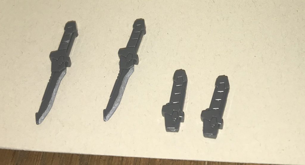 対装甲ナイフです。1/100フォースインパルスガンダムからの流用ですが、ちょっと加工・微調整して、無理矢理持てるようにしました。