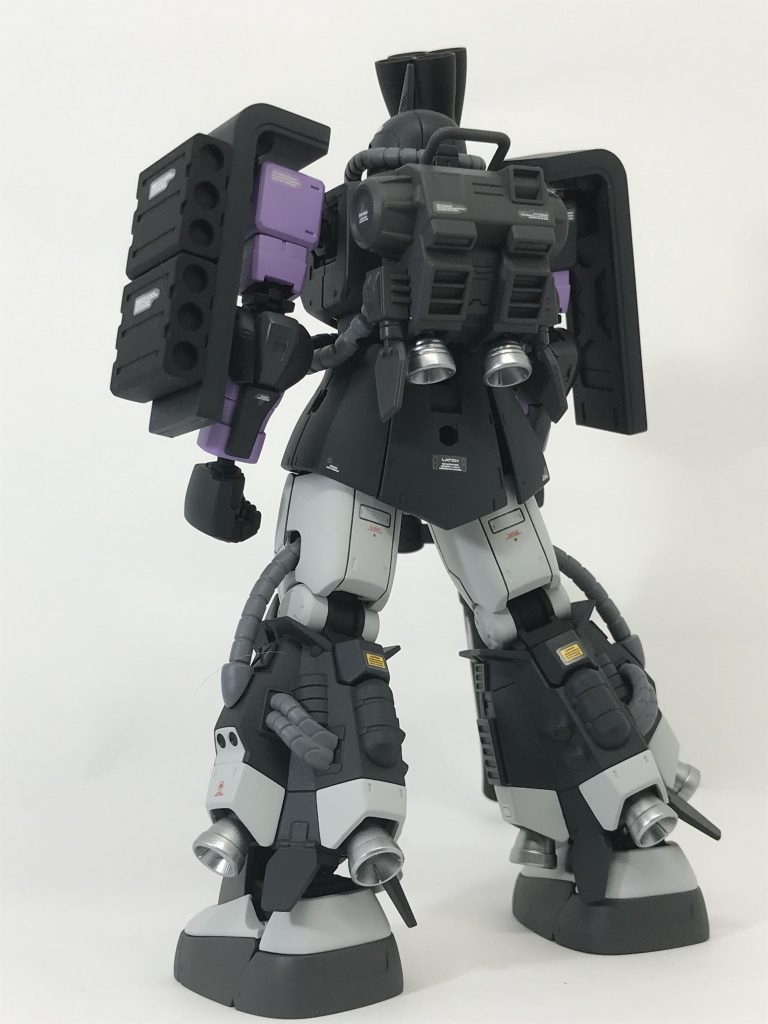 後ろ姿です。
オリジン版のキットを使用してます。
プロポーション的には、こちらの方
が好みですね。(^^)