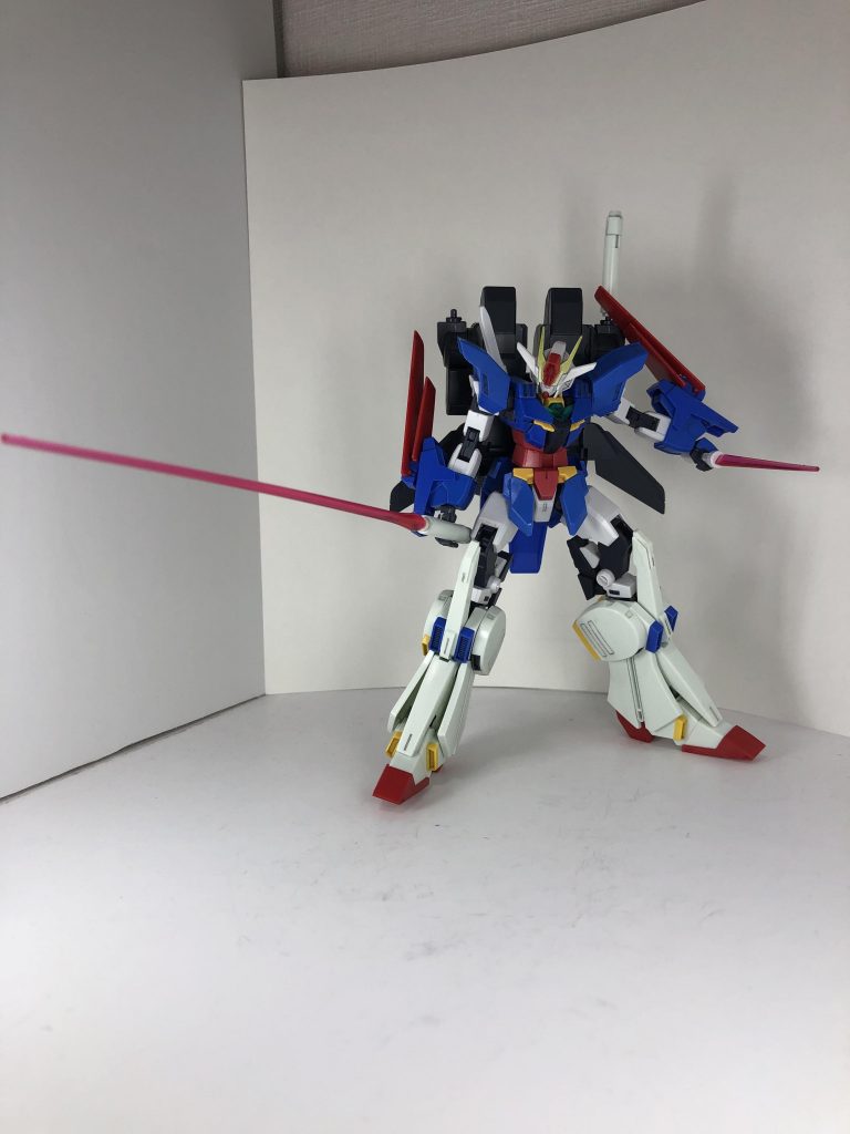 手首差し替えでハイパービームサーベル。
コアガンダムのサーベルを小太刀サイズにして二刀流。