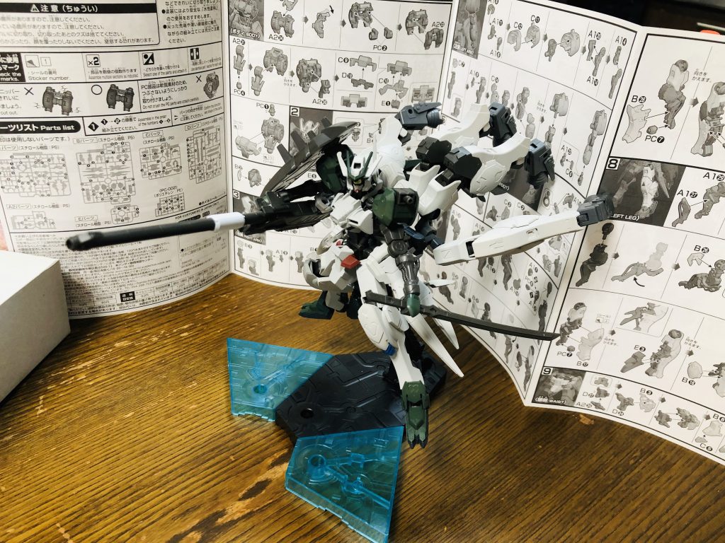 スパイダーレッグブースター
ガンダムフレームの脚部を推進用のブースターに構造を改造・強化した特殊兵装
関節や可動部がフレキシブルに動く為、宇宙空域では空間を蹴るような三次元的機動を行う事ができる