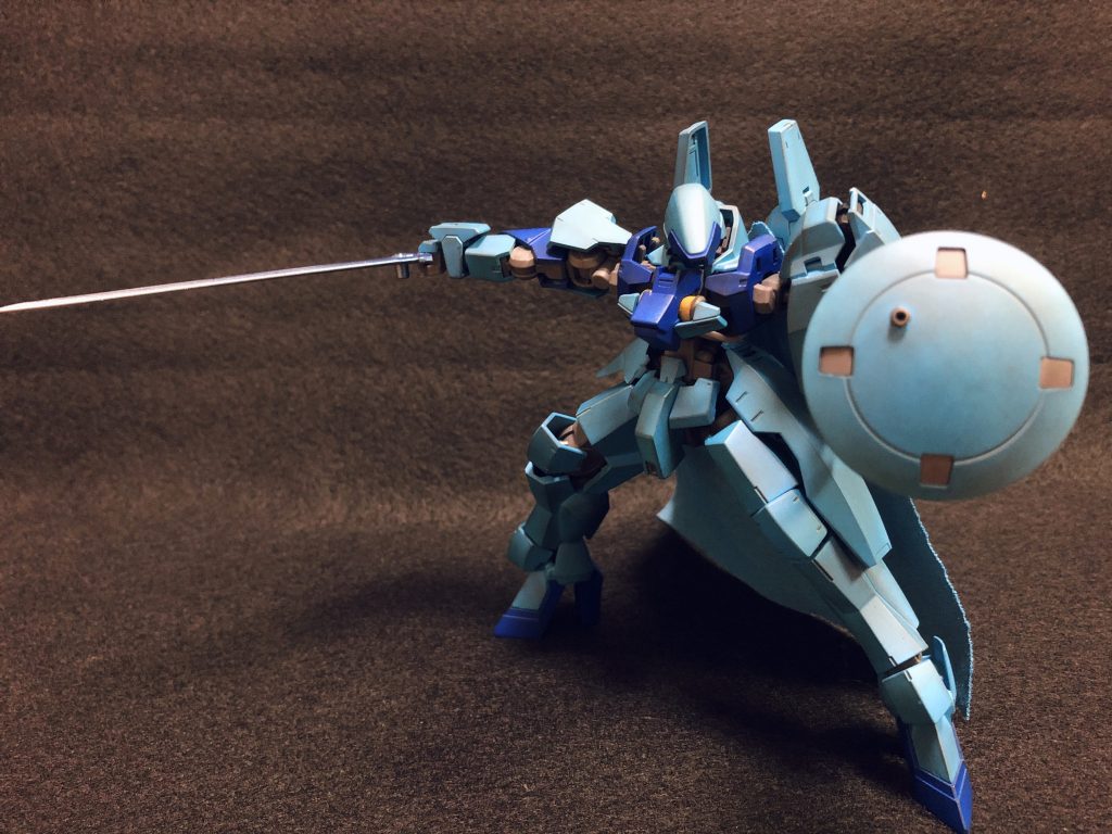 装甲が左に寄っているのは、髪型からイメージしました。