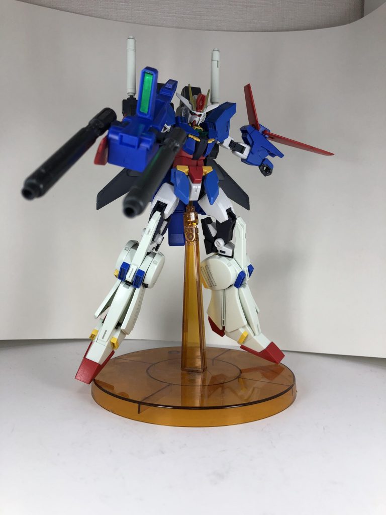 武装はダブルビームライフル。ハイメガキャノン。ミサイルポッド。