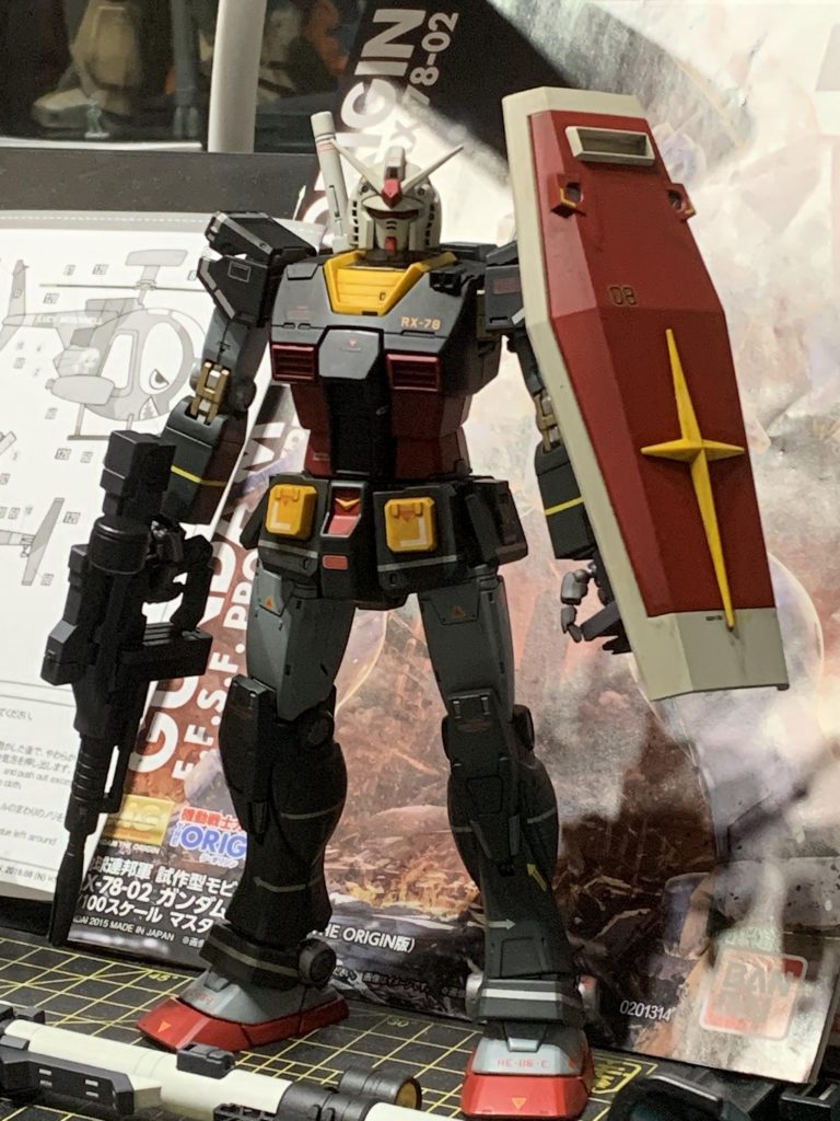 つや消し後にフィルタリング。
クレオスのウェザリングカラー、マルチブラックとグランドブラウンを足して2倍希釈したものを使用。