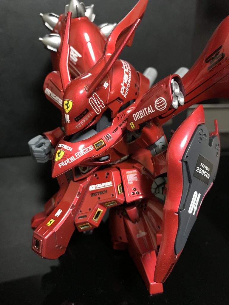 色味はこれが現物に近い。
胸のゲート跡とツノの補修跡も現物に近い。笑
デカール大量貼しながらのうるさく見えないようにはなかなか気を使いますが、うまくいってるのでしょうか?