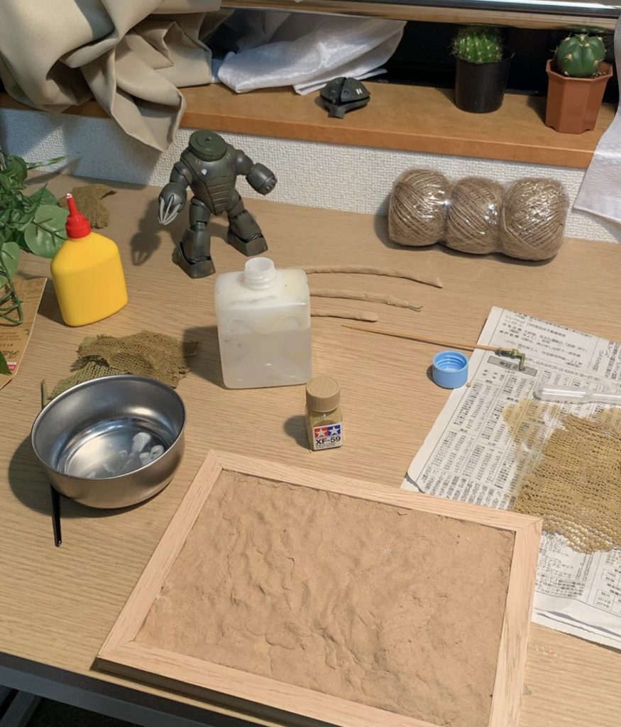 地面は百均の木粉粘土。