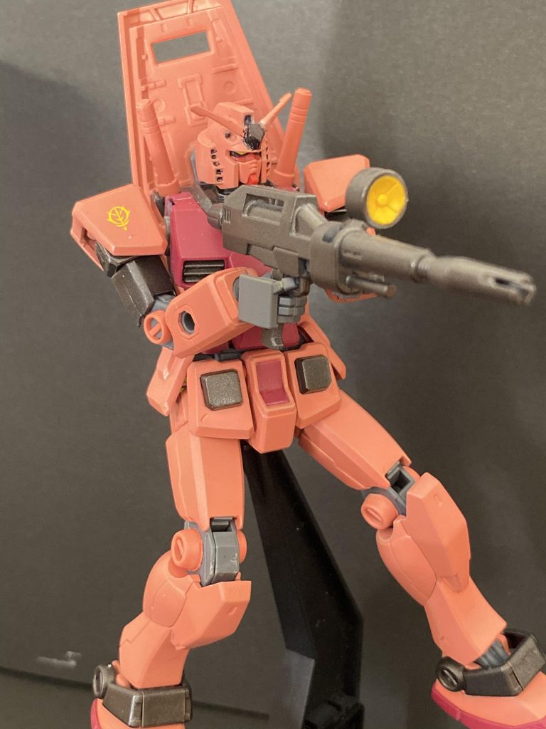 シャアピンクは何回か塗らないと透けてしまいますね…