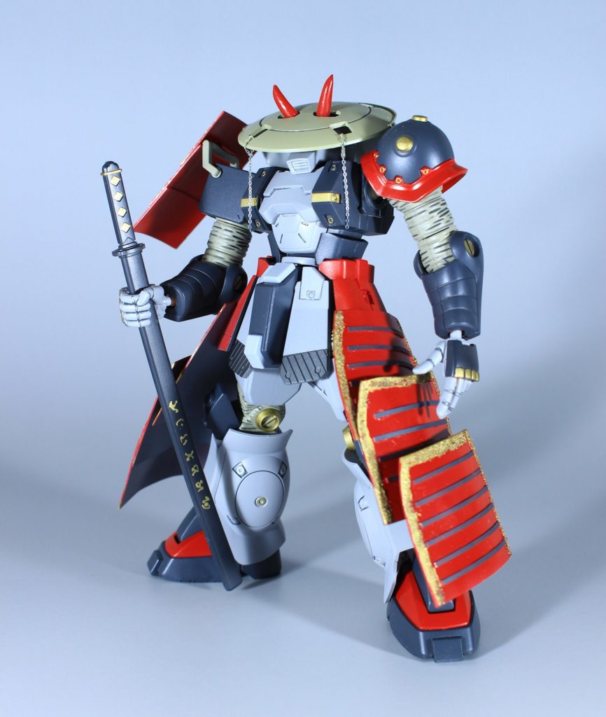 正面です。笠から0.8mmの鎖を垂らしています。