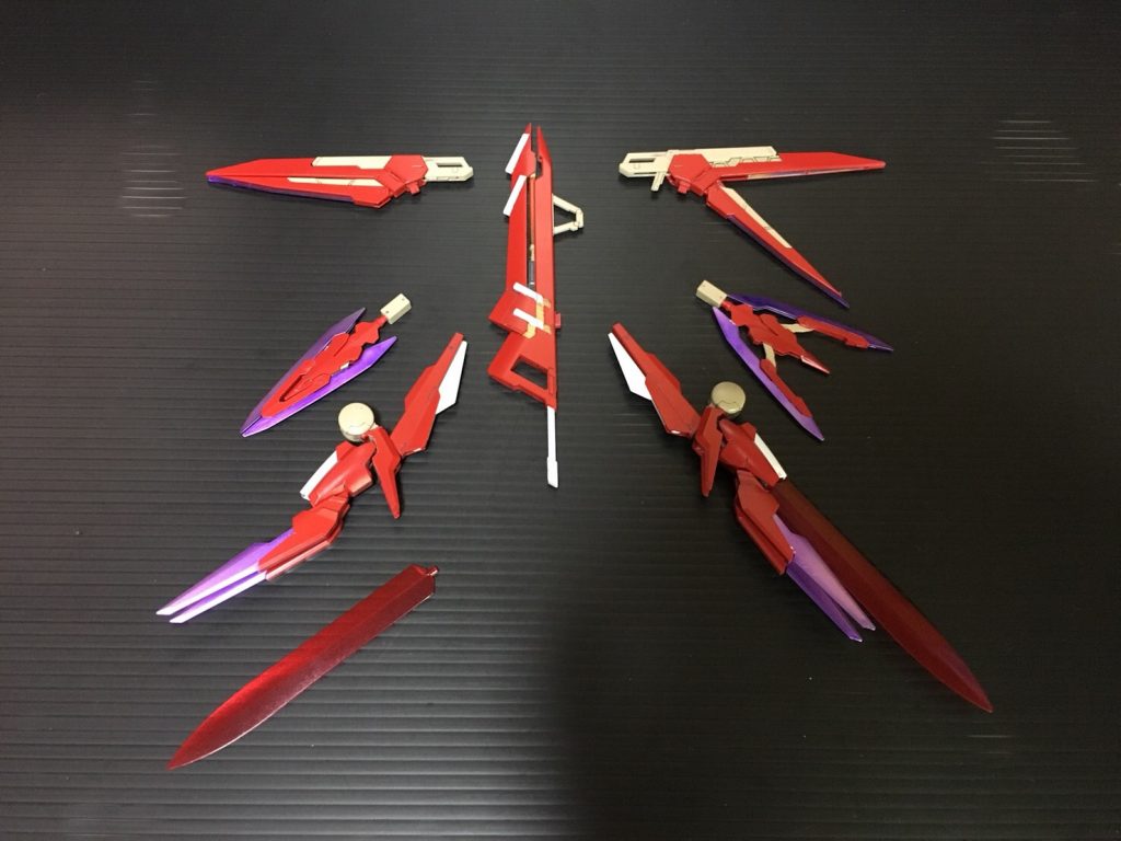 ## GNセブンバスターソード
バスターサーベルのエフェクトはGルシファーの物です。

足首がゴロッとそのまま…