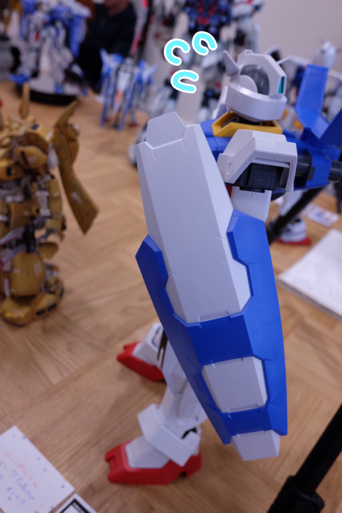 周りの高クオリティな作品の数々に、朧月くんも多少たじろいでいる様子です。大丈夫だよ、お前はかっこいいよ。