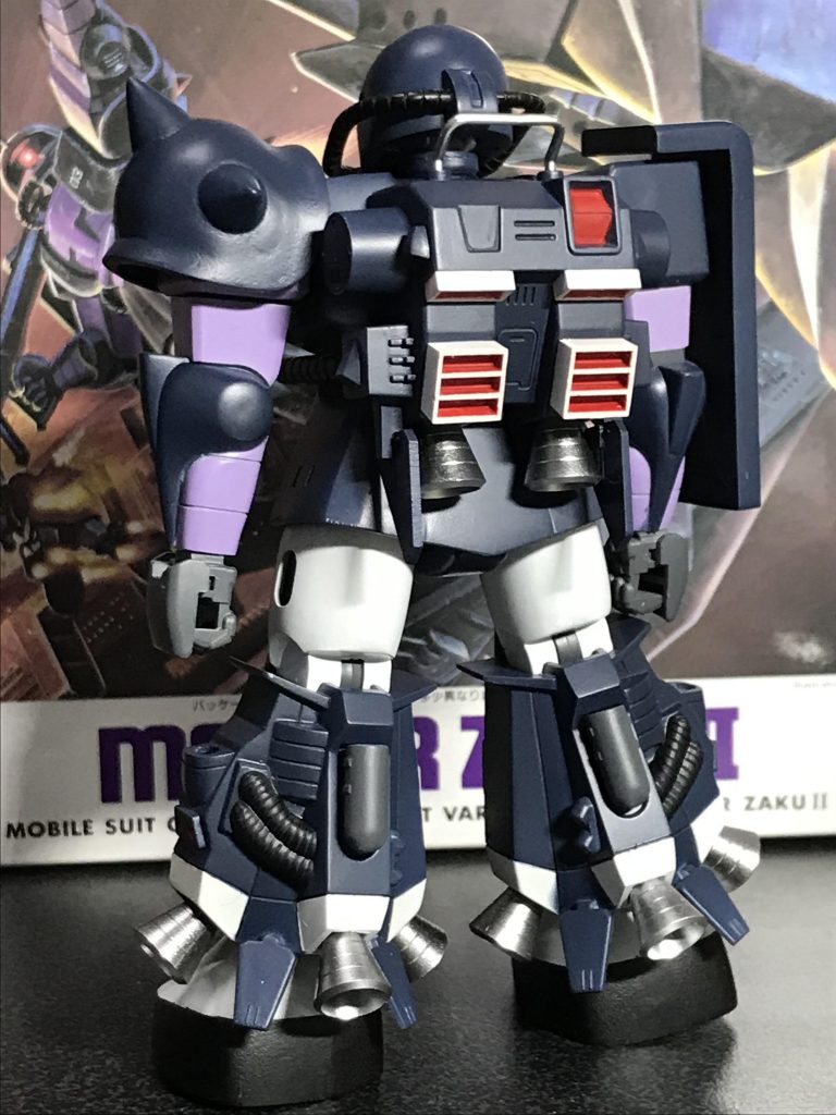 ウェザリングを施す前の状態です。本体の暗いブルーの調色が個人的に上手く行ったと思っています。