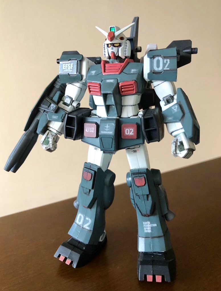 最後に、胸部装甲と二連ビームガン以外の武装を取り外すことができます。以上です