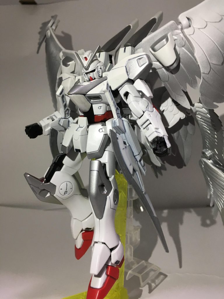 腰の剣はマグネットで装着