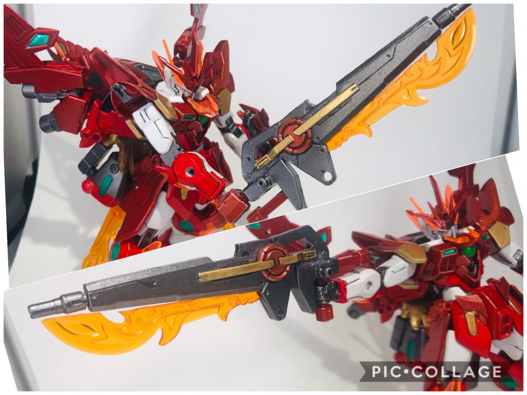 *バスターソードライフル「グレン」*
スザク合体時に装備するバスターライフル兼ソード。
グリップ部分はホムラを使用する。
バスターライフルの弱点である弾数の少なさを「太陽石」によってクリアし、且つ接近戦も可能なハイブリット武器。
リボーンズのライフルを軸にミキシング。
別のギミックを仕込もうとして、偶然ソードモードに辿り着きました(^^;;