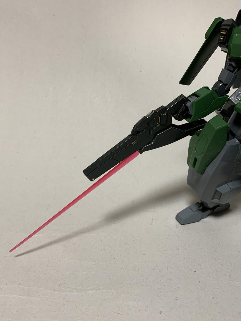 ○ E.R.B.A tipe-Δ 
エーテリックライフルにビームサーベル発振部を追加装備した改良型。エーテルカートリッジを二つ搭載する事で、ライフルとソードを同時に運用する事も可能となっている。本機の専用装備という訳では無く、性能向上型の装備として後期型LEVに用意された物の一つである。