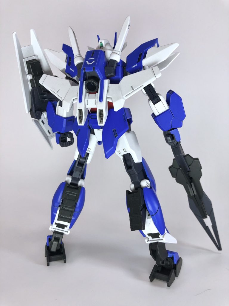 コアガンダムにアースアーマーを合体した姿。バックパック増設型換装とは違い結構シンプルなスタイル