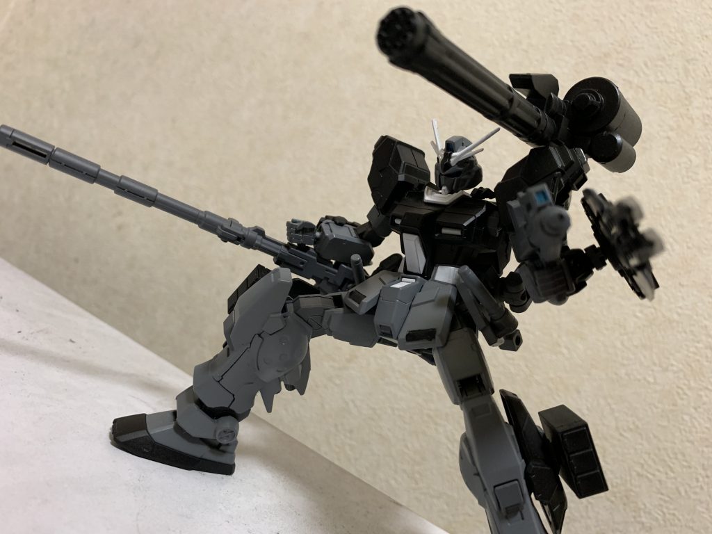 陸戦用重装備
装備は基本的にはペイルライダーと同じものを使用してるが、追加装備として専用のジャイアントガトリングが装備されてる。