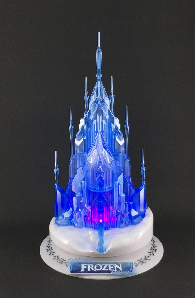 魔法で作られた氷のお城。