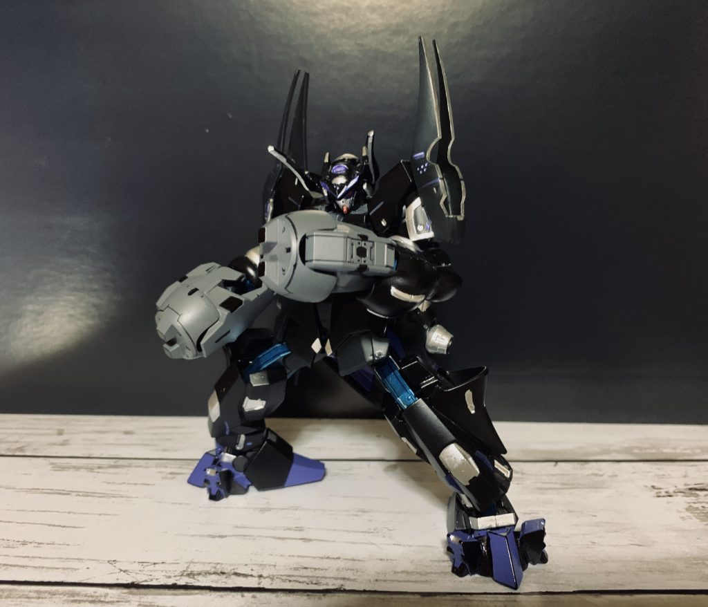 装備状態
この武器を介して相手に直接衝撃波を叩き込むことも可能