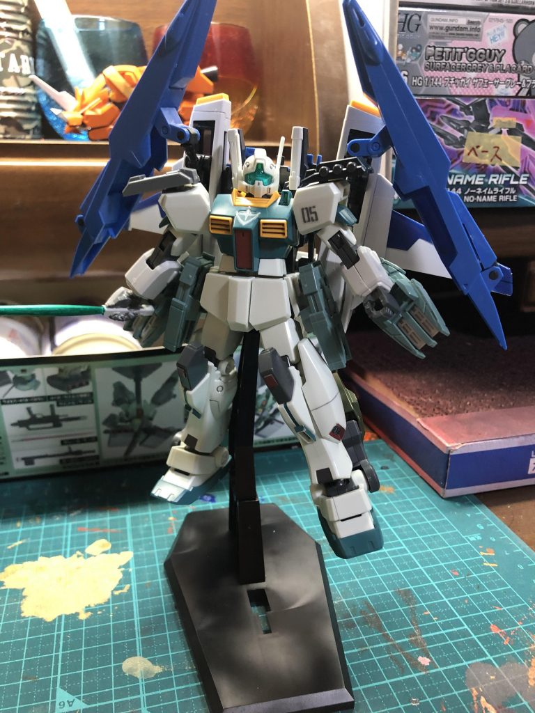 空戦に特化したモードです。腰のブースターと腕に防御性能高める装備に変えてます。