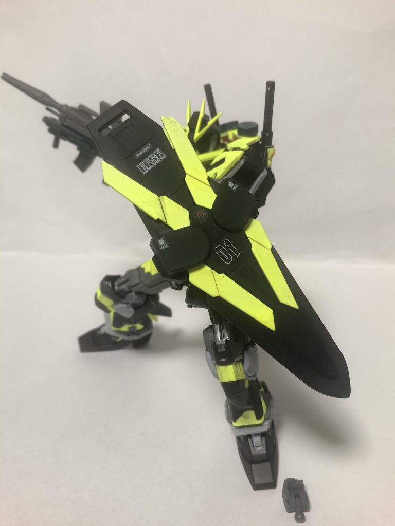 シールドは塗装とデカールのみ
加工もしていません