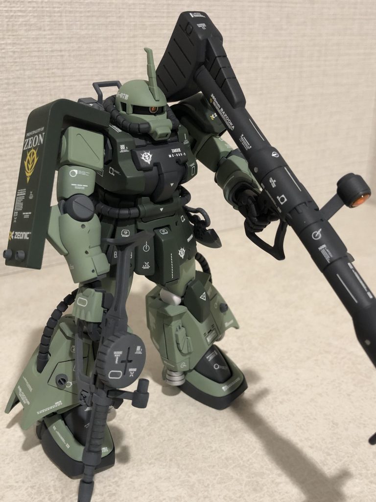 ジャイアントバズとの二丁持ち。ジャイアントバズのセンサー部にもHアイズ5mmを埋めています。