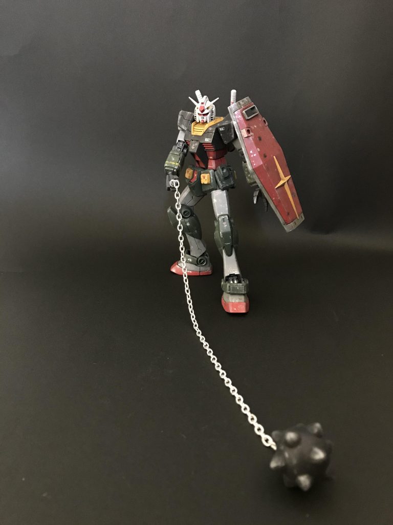 旧キットの武器セットからガンダムハンマーを持ってきました。