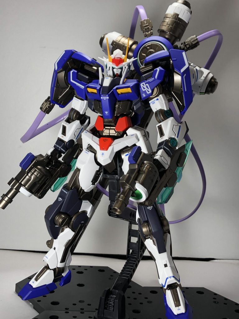 全装備。ファーストとセカンドの間ということで、セカンドではみられなくなったGNコードを装備してます。試作装備なのでちょっと雑な感じにしてます笑
ちなみにコードはアイフォン用のフラットケーブル。色が塗れないのでGNコードっぽい色を探すのが大変でした笑