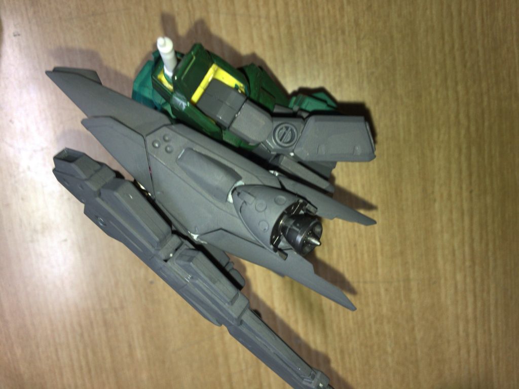 ミサイルポッドとビームキャノンを取り付け