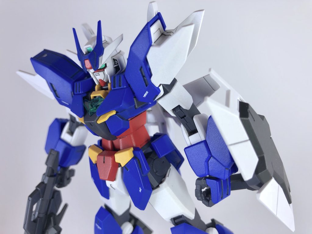 以上アースリィガンダムでした
現在までに出ている他のアーマーも7割同じパーツながら印象や運用が千差万別でアニメ見ててとてもカッコいいです
様々な要素を見事に詰め込んだ、自分が長らく探してたまさに理想的なガンダムだと思うのでヒロトくんとデザイナーさんに足向けて寝られません…ありがとう…ありがとう…