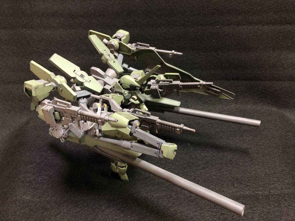 ダインスレイヴ対応レールガンは追加ユニットに装備。空いた両手にライフルを装備しました。