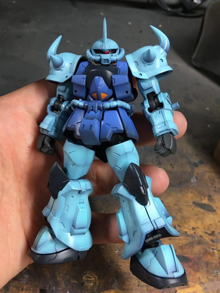 基本塗装完了したところ。
コバルトブルー→ミクヘアシャドウ→ミクグリーンの順で重ねています。
下地の影響（効果）で本来のミクカラーより青みがかっています。