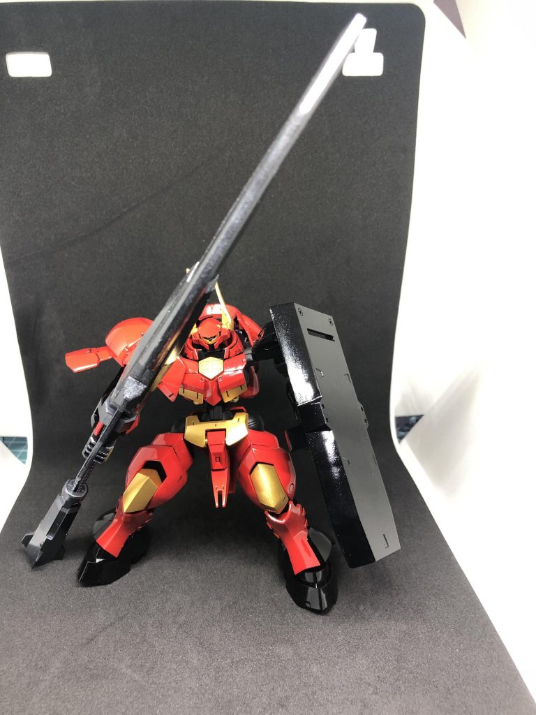 武装はヴァルキュリアバスターソードと頭部の電撃角のみ。