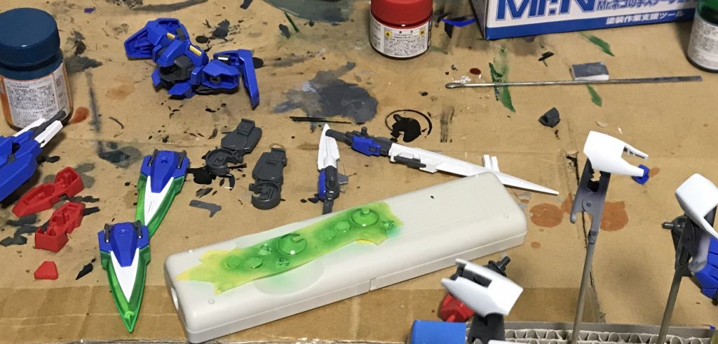 クリアパーツの塗装は初めてやりました。
クリアカラーを初めて有効活用したかも知れません。