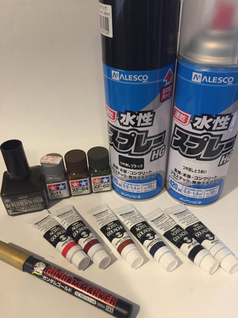 下地はアレスコのつや消し黒を使用。乾燥後にガッシュのカーミンとパーマネントレッドを本体と武器に一部塗装。

間接、太ももの付け根、胸部の塗り分けはバーントシェナーとプルシアンブルーを混ぜて塗装してます。(一部関節にゴールドマーカーを使用)

ジェットブラックとホワイトは混ぜてグレーにし武装類に使用してます。


ガッシュの基本塗装後にアレスコのクリアーを吹いて乾燥後ウェザリングと細かい塗り分けです。

エナメルオーブドラブは足裏やアンテナの先端に使用。

武器塗り分けにクロームシルバー。

ウォッシングとドライブラシに、バーントシェナーとプルシアンブルーを使用。

サビ垂れにエナメルブラウン
そして銀ハゲにクロームシルバー。

ウェザリングカラーはマシンガンの赤い部分とマガジンの茶色のとこのみ使用してます。