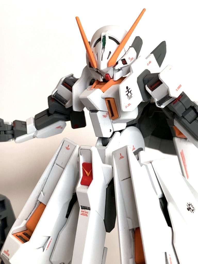 色々と粗が目立ちます
キットに付属のシールは境目が浮いちゃって貼らない方が良かったと後悔