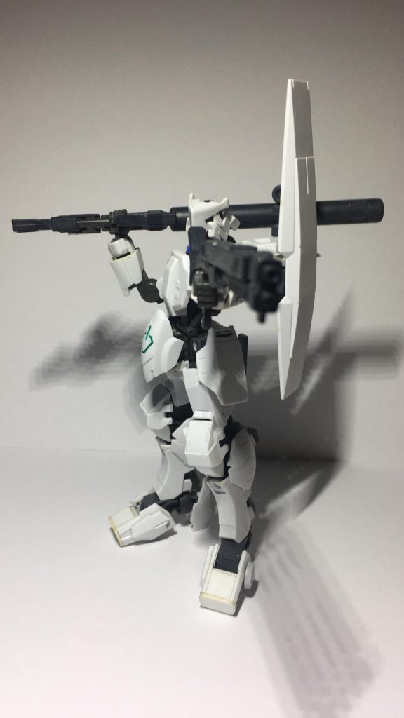 決めポーズ!
散弾で相手のナノラミネート塗装を削り取り、バッティングロッドで仕留める!
とてもかしこいせんぽうですよね!