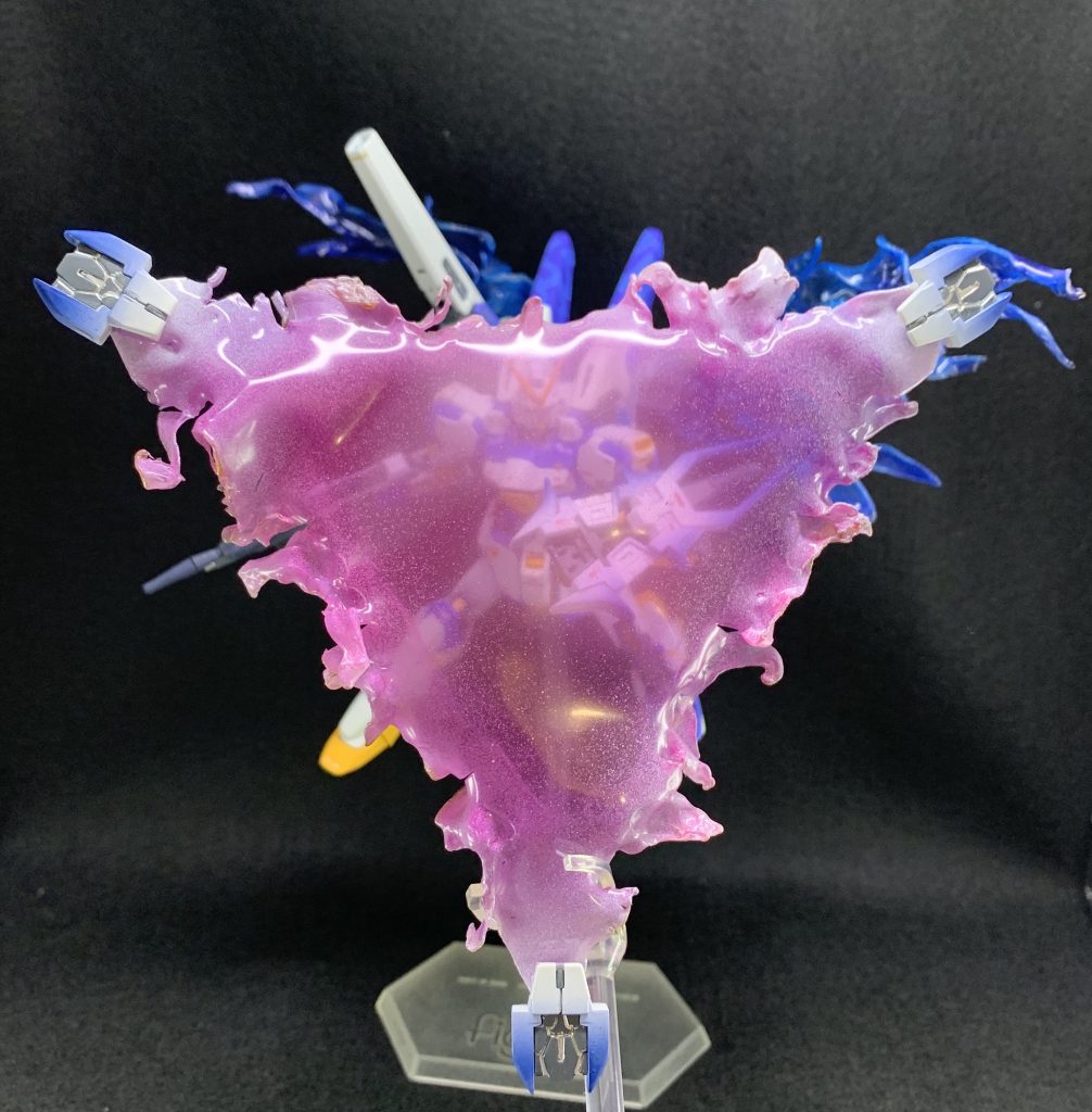 そして、ミノフスキーシールドが展開して発生するメガビームシールドも作ってみました！

映えますね〜〜〜〜。