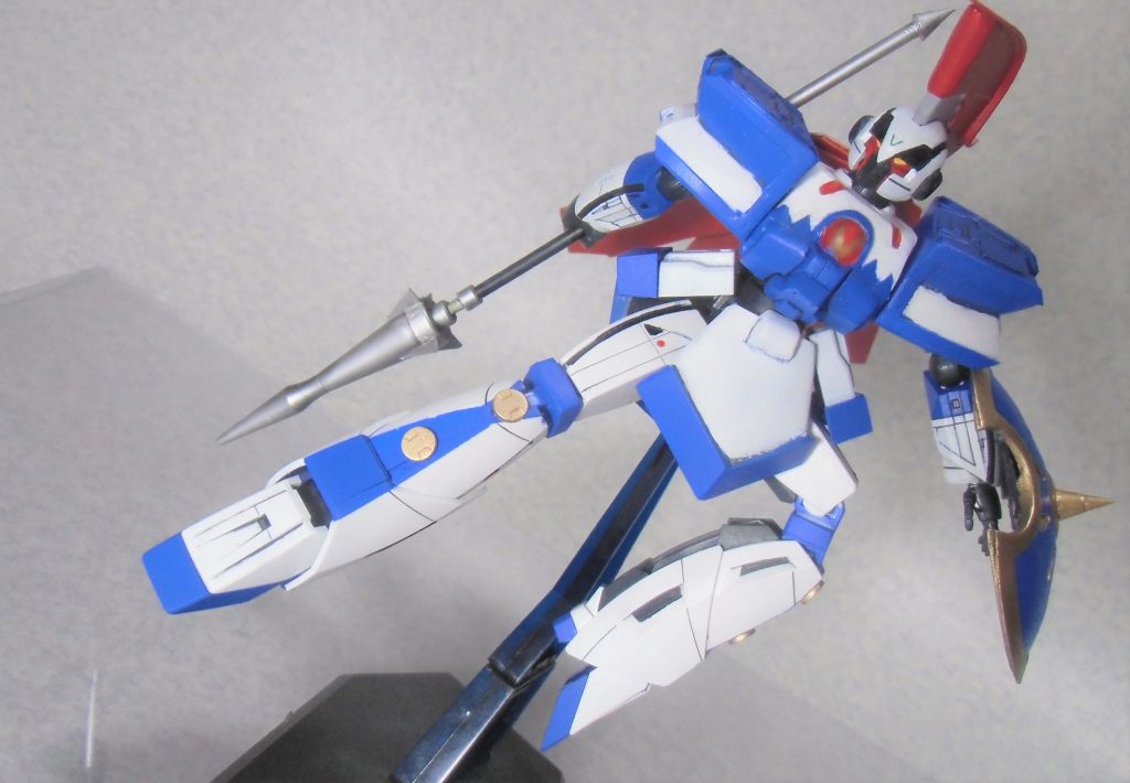 肩はHGUCハイザック（とカラバリのアイザック）の靴の部分を2つくっつけて形を整えました。