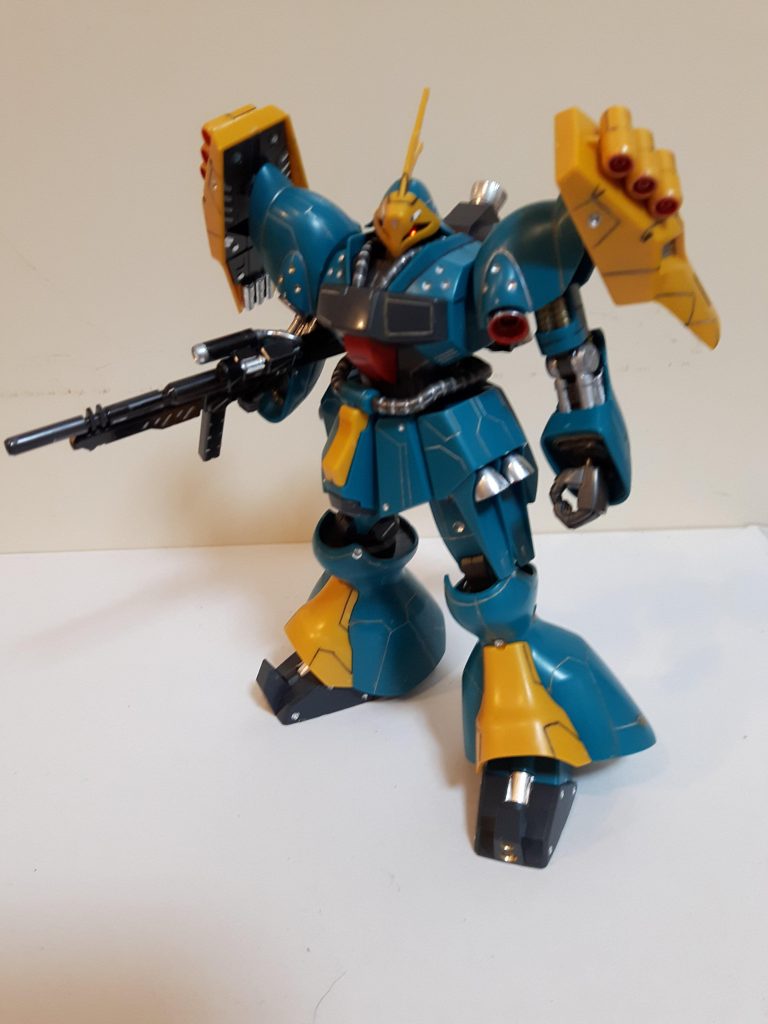 今回もミキシングなしキットそのまま、
スジ彫り一部塗装のみで仕上げました。