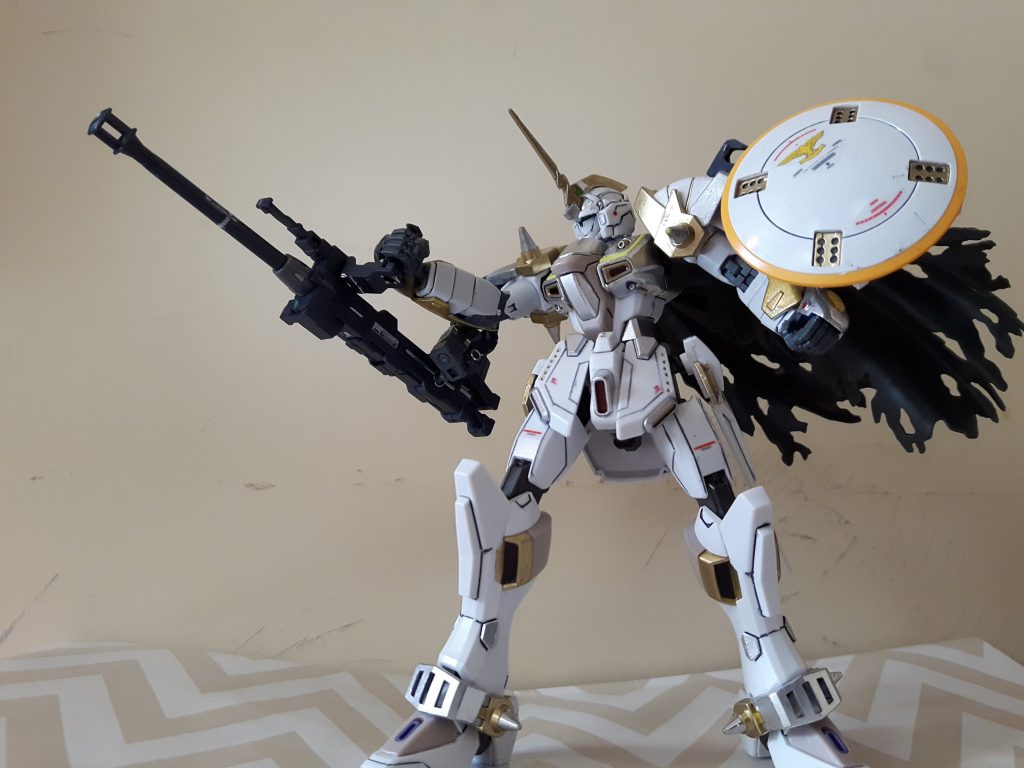 肩の飛び道具。