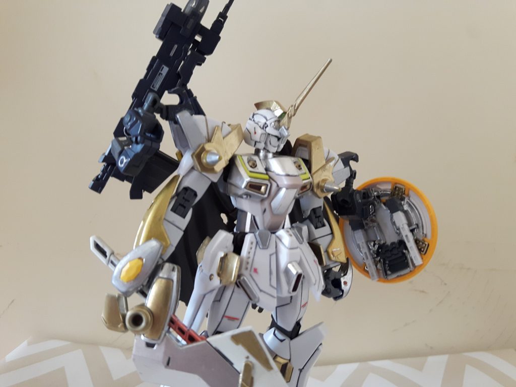 腰アーマーも変更。