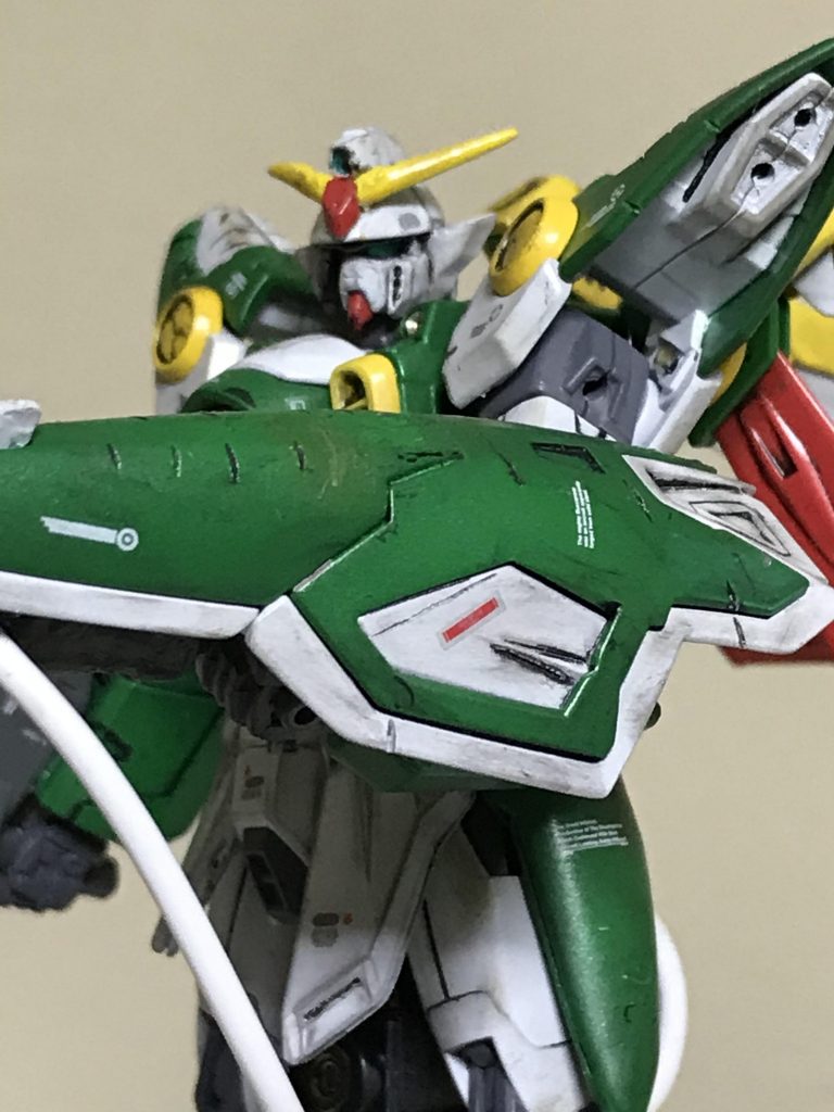 シールドには ビームサーベルを
排除して 2つ折れしません
防御のみです。