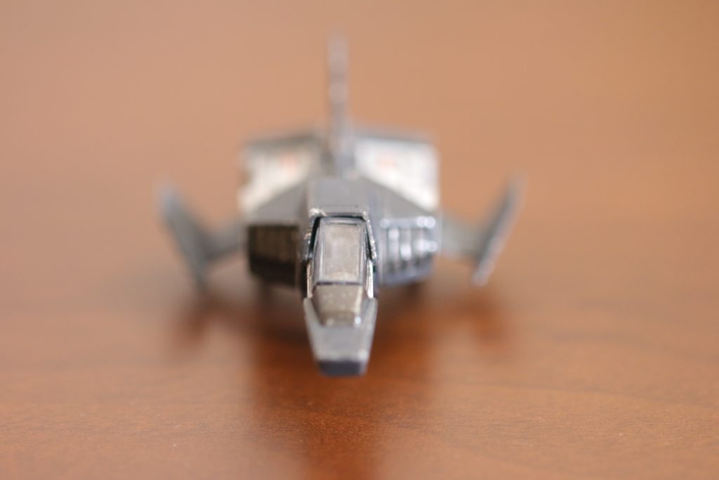 【前面】
あまり見慣れない角度なんですが、真正面から撮ってみました。