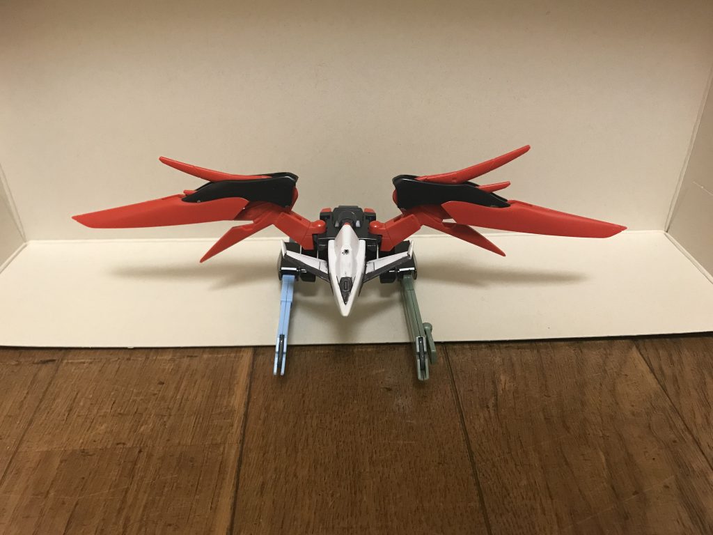 デスティニーシルエット予備のフォースシルエットと、ザフト軍から入手した「ZGMF-X42S デスティニーガンダム」の武装パーツが、予備のフォースシルエットに付着していたDG細胞の力によって、変異・融合して誕生したものである。基本的なベースはフォースシルエットだが、その上にはデスティニーのウイングと武装が追加された形状になっている。DG細胞本機のパワーアップに使われる金属細胞。細胞と名は付いているが、生体組織ではない。元々はアルティメットガンダムが、デビルガンダムへと変化した事で、その構成材とされる「アルティメット細胞」が変化したものである。近年、何者かが解析した結果として、デビルガンダムの力を借りずともDG細胞を人工的に生成する事が可能になり、世界各国で普及し始めている。こうした市販でも手に入れられる人工的なDG細胞は通常タイプと呼ばれており、本機のDG細胞も通常タイプに分類される。そして、精神力の汚染問題がある程度改善された事で、「DG細胞をMSに使用すると、性能が格段に強化する」という使用方法が実現しており、近年では方法によってMSを強化する例が多い。だが、この方法でDG細胞を使うと、受けるダメージがパイロットにもフィードバックされる欠点がある。他にも、人体に無害なもの、受けるダメージが解消されたもの、自己再生能力が付随されたものなど、バリエーションは多く存在する。DG細胞動力エンジンシルエット内部に搭載された永久機関であり、その名の通りDG細胞を無限に生成できる。装着している間、本体にDG細胞に感染する事で、機体性能を強化させる。言わば、「MS版の変身」である。デスティニーシルエットの装着が解除されると、本体のDG細胞は瞬時かつ自動的に消滅する仕組みになっている。デメリット・欠点DG細胞に感染しているのはインパルスガンダム本体のみであり、パイロットに感染する事は無いが、この形態で戦いを続けると、肉体への負担が掛かる。そしてパイロットにも強い精神力が無ければ、脳が凶暴化して暴走してしまう危険性がある。さらに、DG細胞を使用した場合の副作用として、本体が受けたダメージがパイロットにも伝達する。