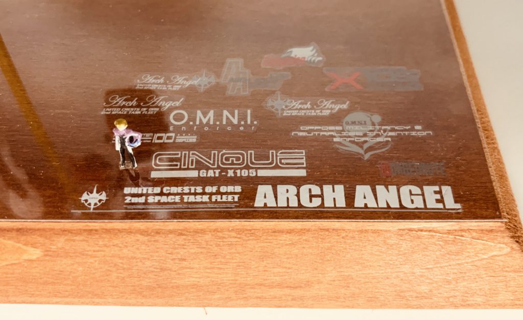 台座の右下のアクセント
ムゥさんの1/144フィギュアも立ってます笑