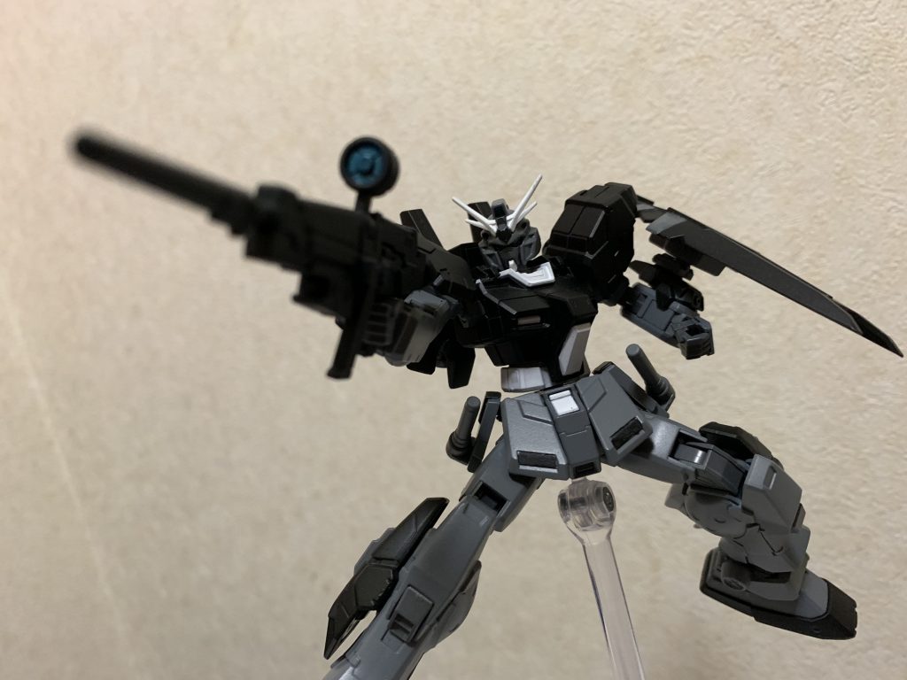 空間戦仕様

宇宙用のバックパックに換装したベルセルク。
装備はガンダム試作4号機(5号機)のハイパー・ビーム・ライフル、シールドを装備する。
尚、本機の宇宙用のバックパックは後に開発される、RX-178 ガンダムMk-IIのバックパックのベースになってると言われてる。