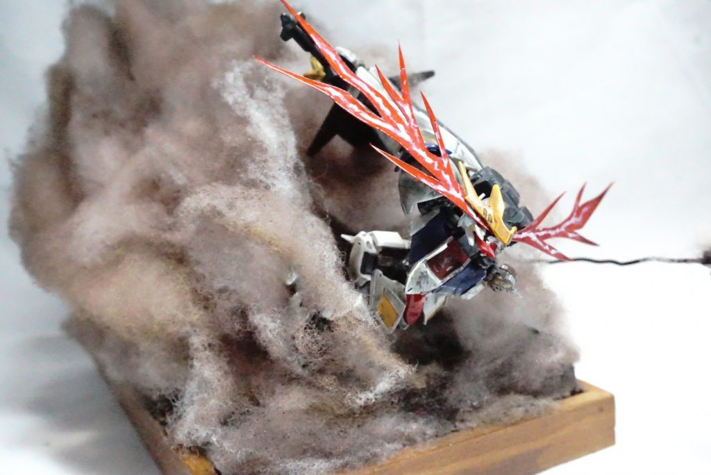 アニメの最終決戦では後半メイス使ってないですがせっかくなので使わせました。壊れかけの武器ってかっこよくないです?