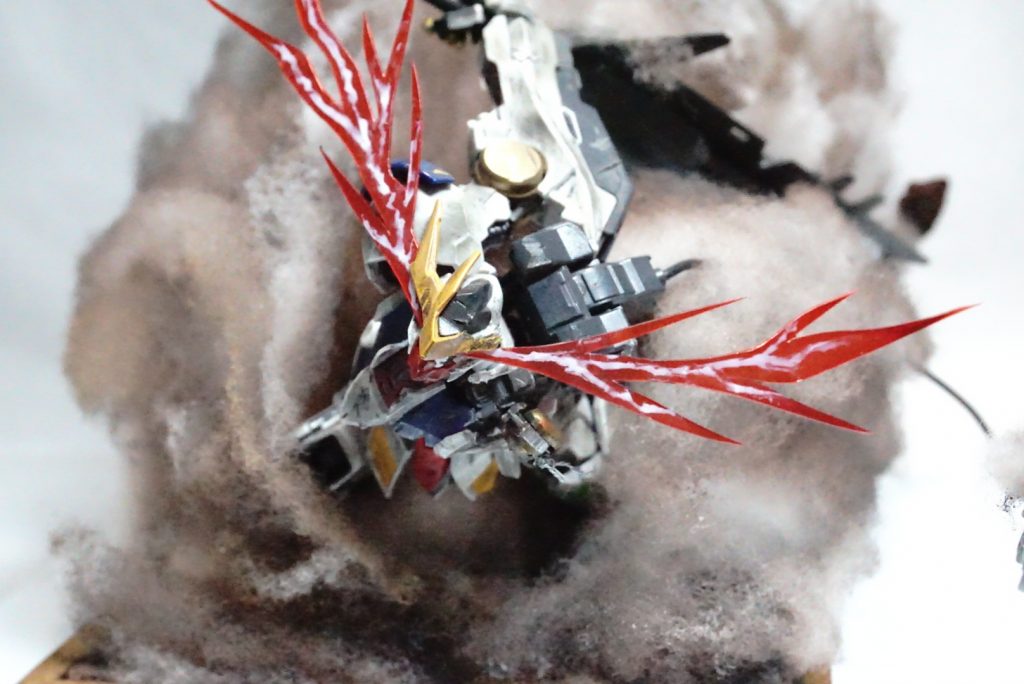 正面
ほんとバルバトスかっこよくて好き…