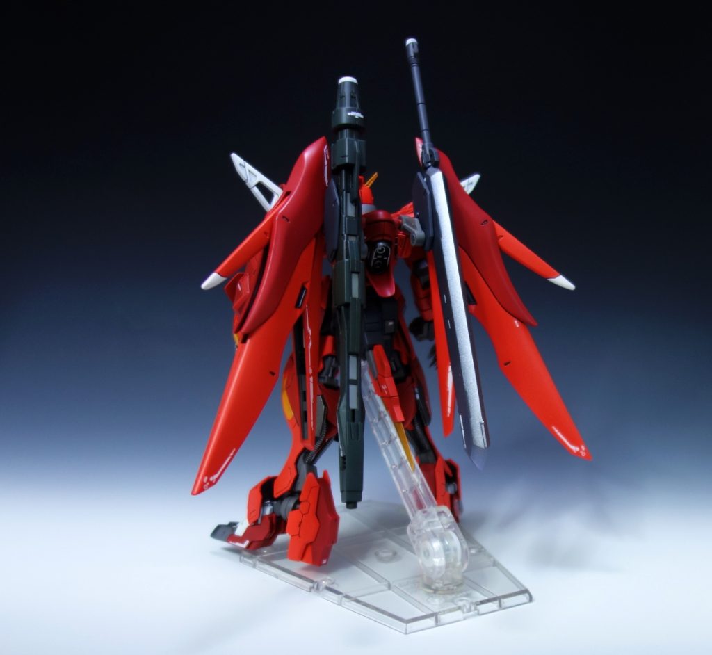 各部モールドの見直しと彫りなおし。仕上げにRGのデカールを使用しています。